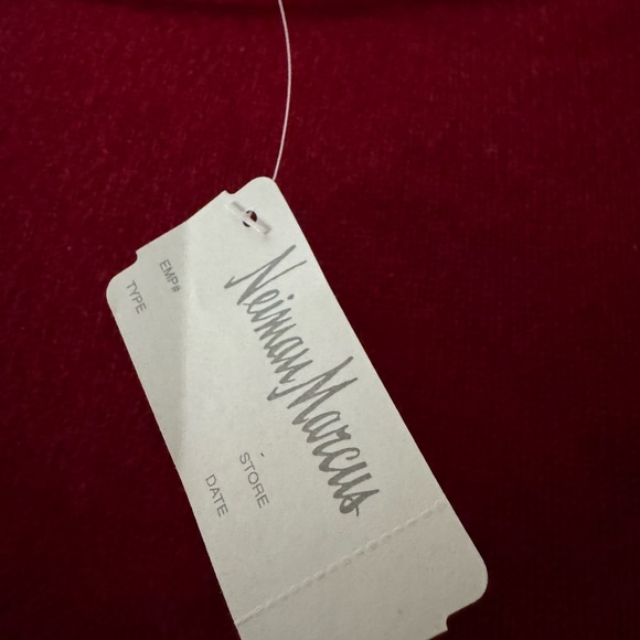 Neiman Marcus Cashmere Sweater in Rich Red Size 2x. BNWT - Picture 3 of 3